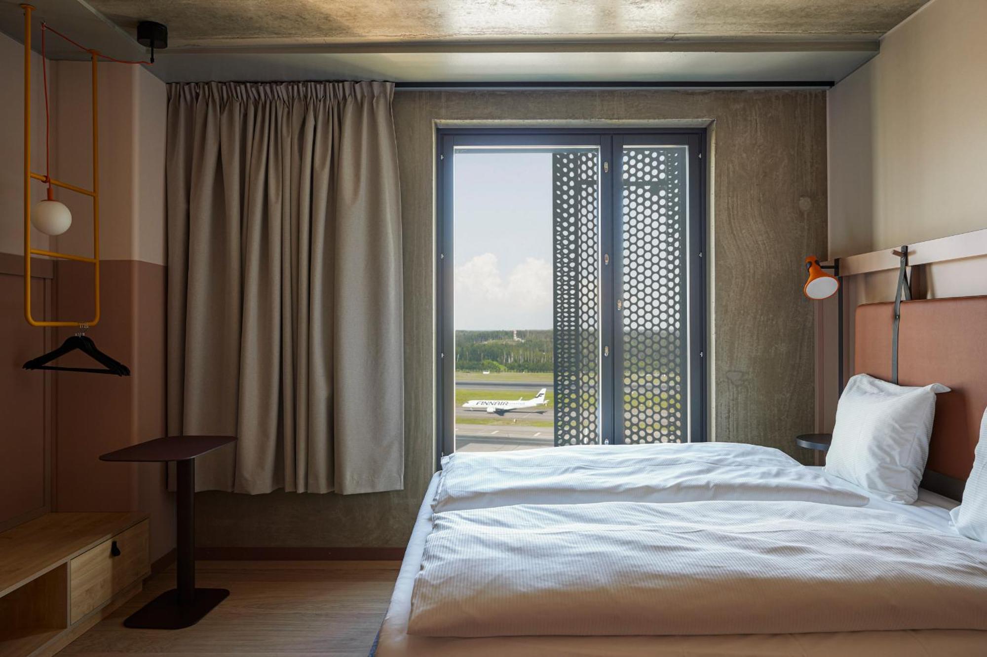Comfort Hotel Helsinki Airport Вантаа Экстерьер фото