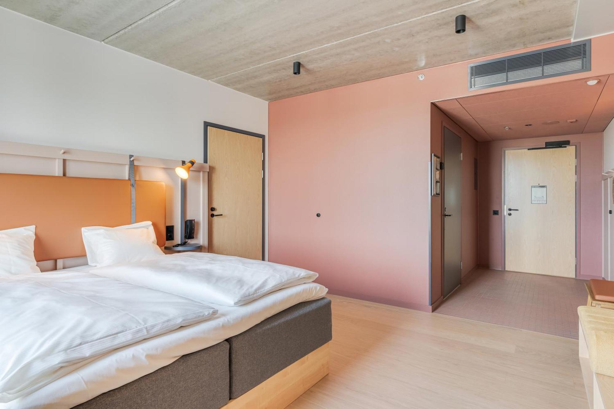 Comfort Hotel Helsinki Airport Вантаа Экстерьер фото