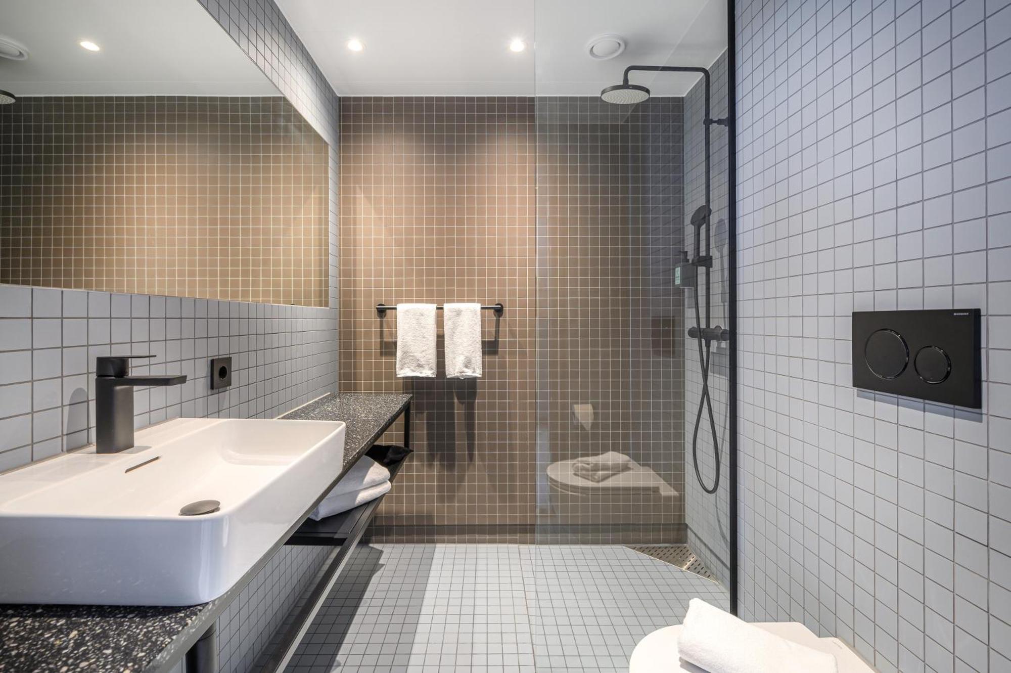 Comfort Hotel Helsinki Airport Вантаа Экстерьер фото