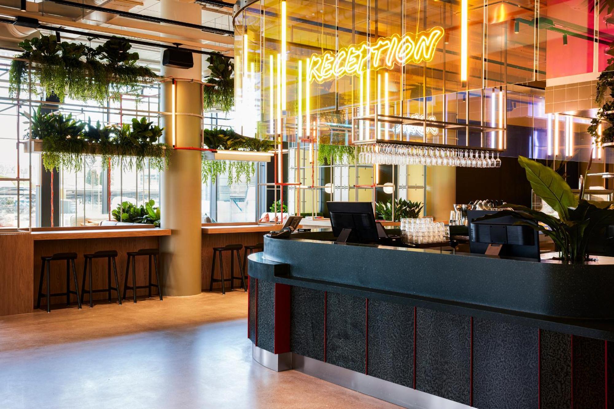 Comfort Hotel Helsinki Airport Вантаа Экстерьер фото